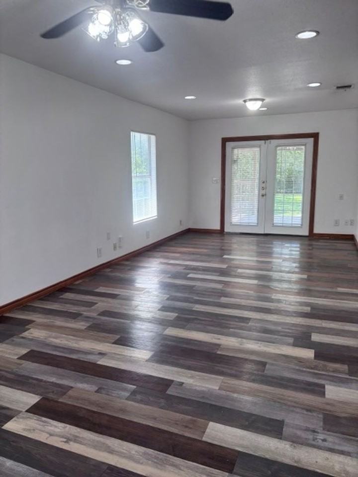 2718 W Craig Pl - Photo 3 of 17