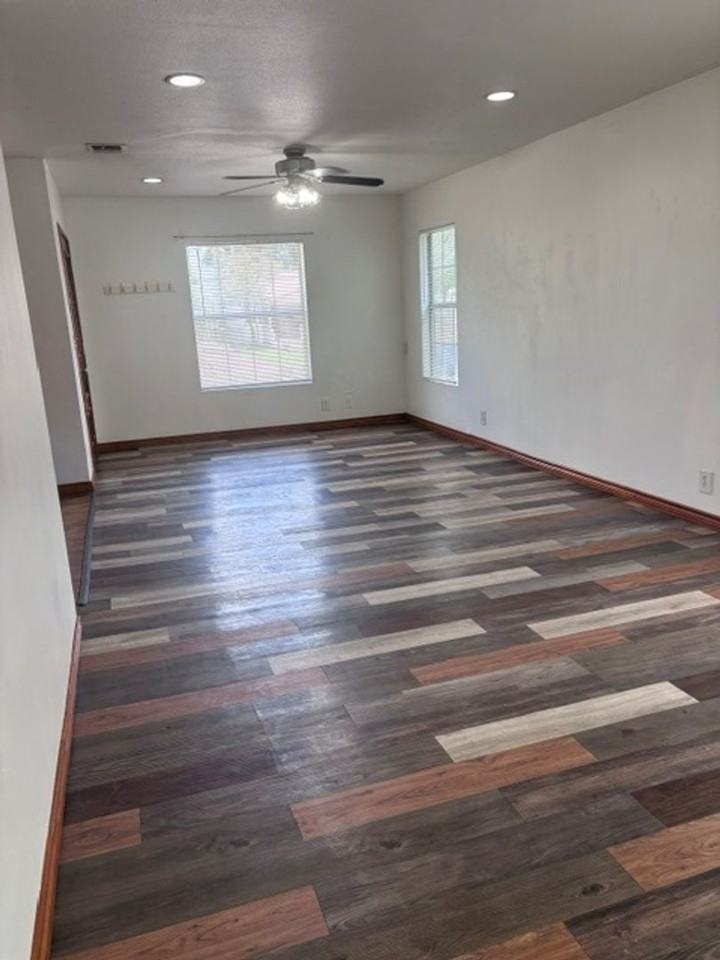 2718 W Craig Pl - Photo 4 of 17