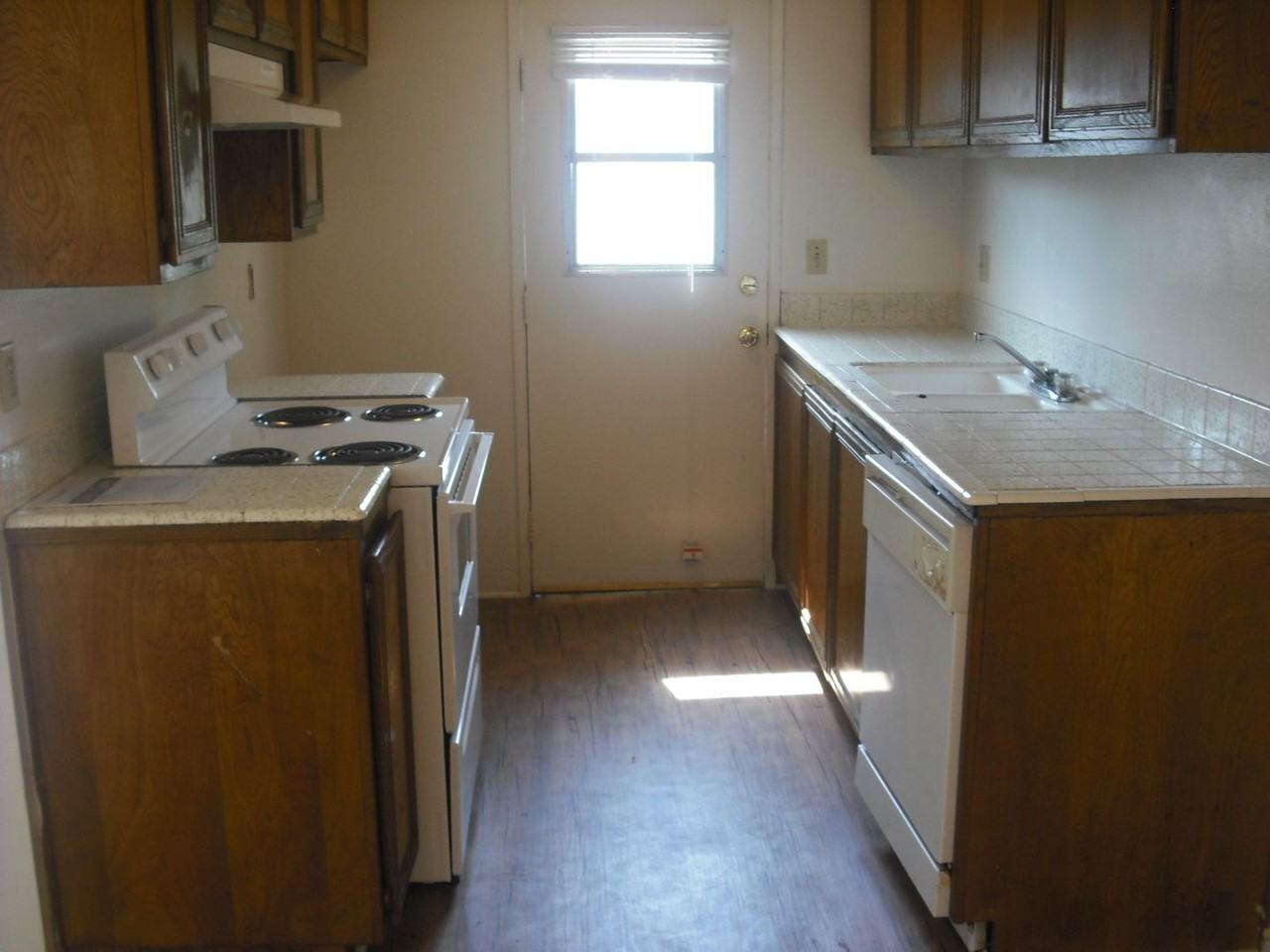 2581 Spinnaker Ave - Photo 5 of 10