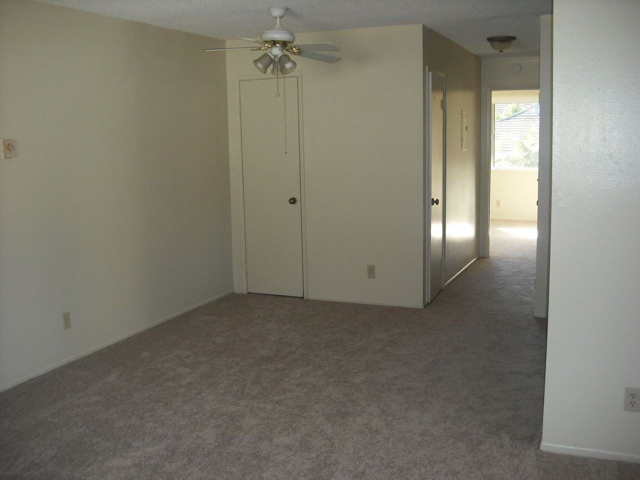 2557 Yardarm Ave - Photo 2 of 5