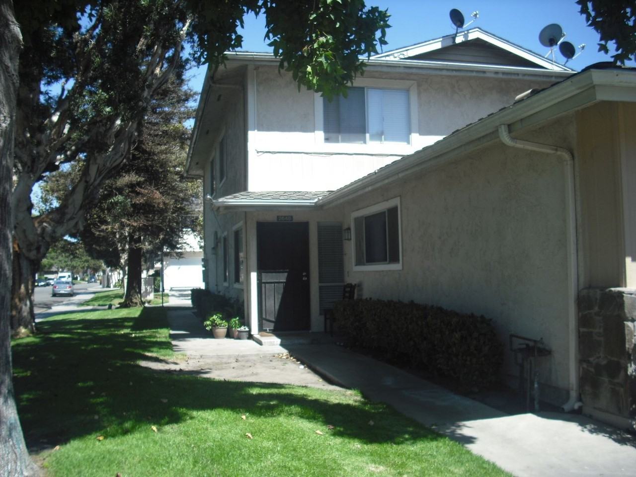 2646 Tiller Ave - Photo 3 of 6