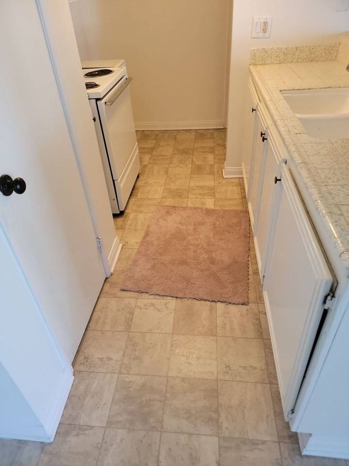 2646 Tiller Ave - Photo 5 of 6