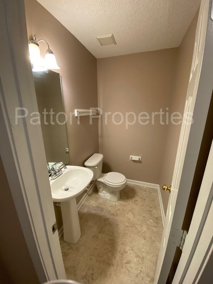 214 Elders Pond Dr - Photo 7 of 18