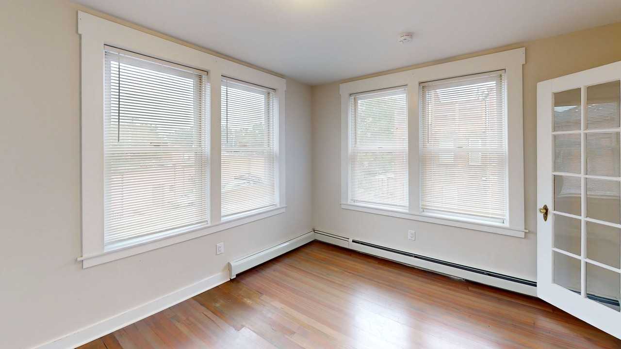 335 John St #2 - Photo 5 of 12