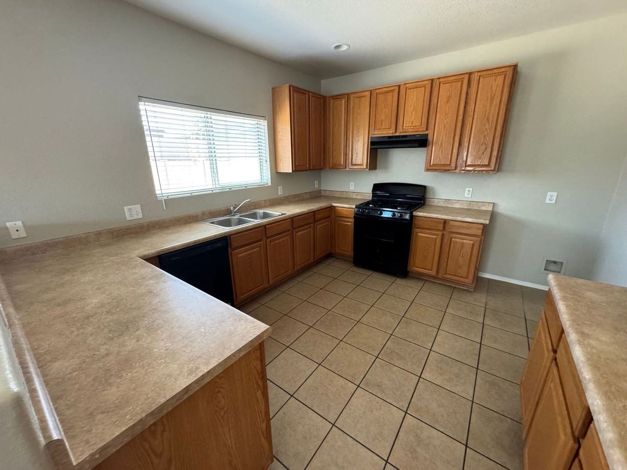 18768 S Avenida Rio Veloz - Photo 5 of 19