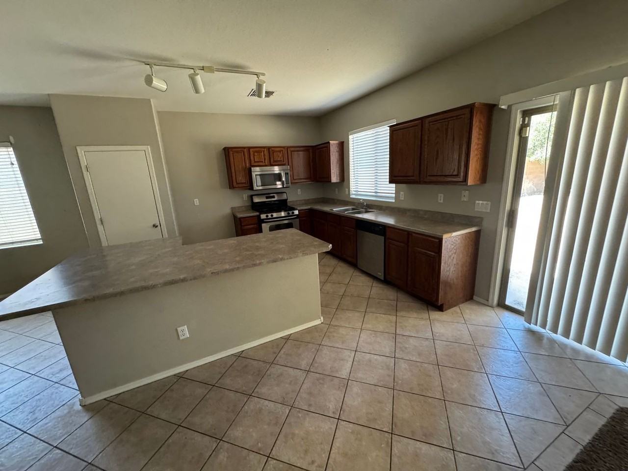 45296 W Gavilan Dr - Photo 2 of 28