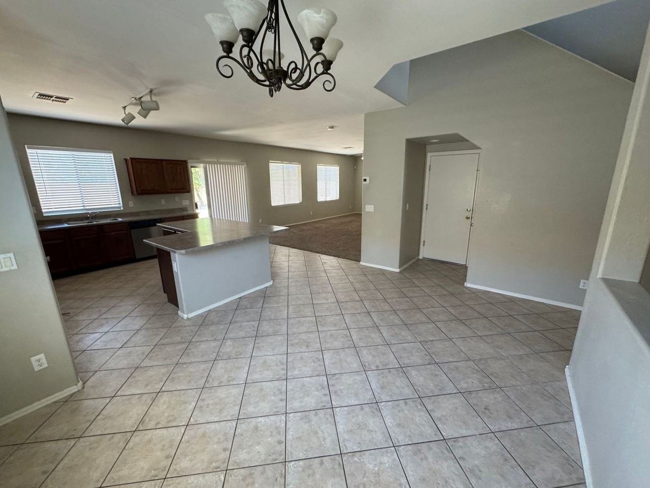 45296 W Gavilan Dr - Photo 3 of 28