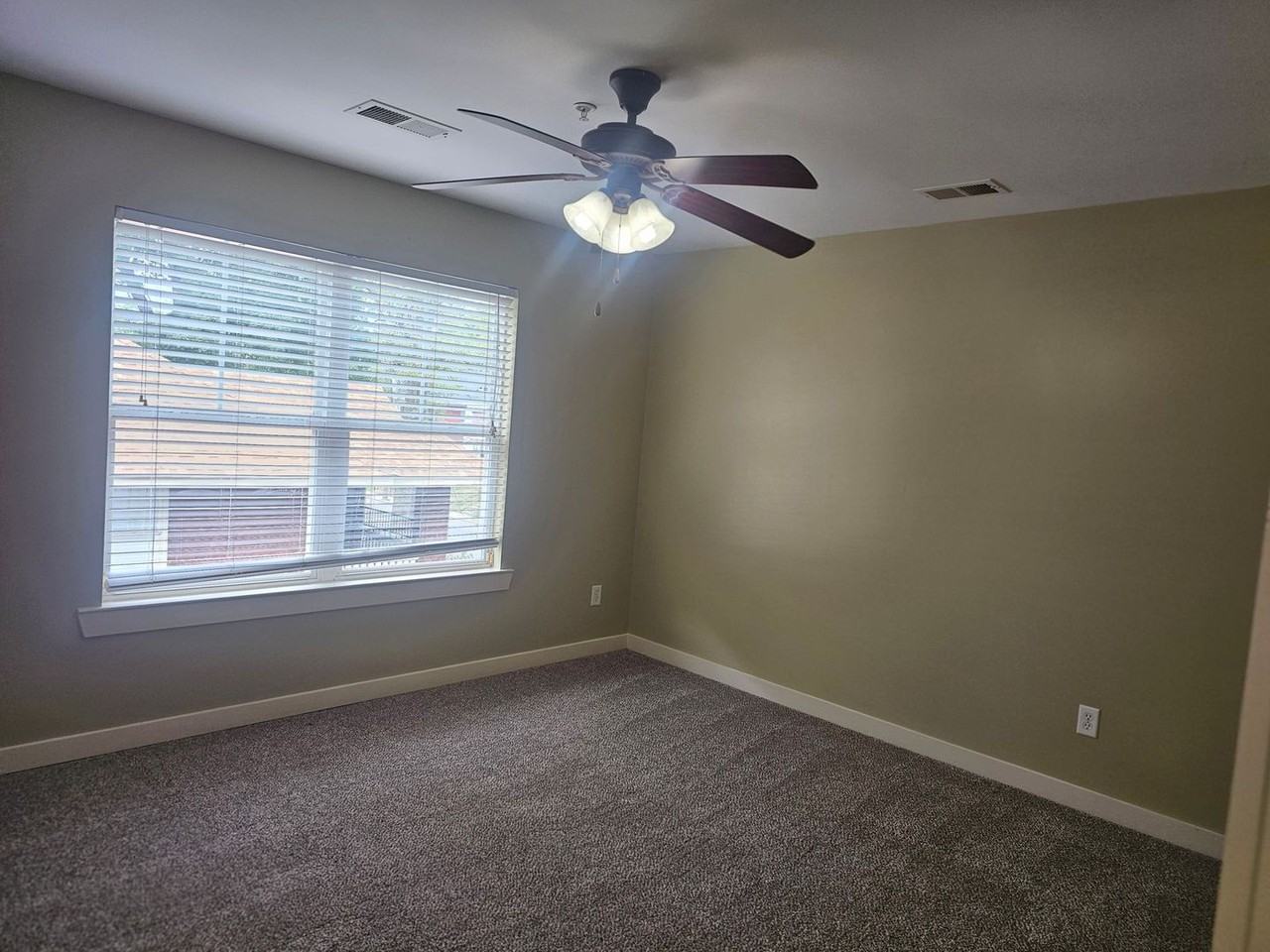 1679 Park Town Pl - Photo 5 of 10