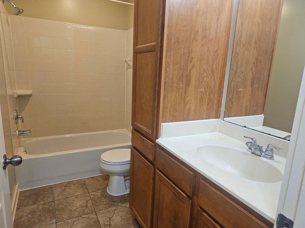 1679 Park Town Pl - Photo 6 of 10