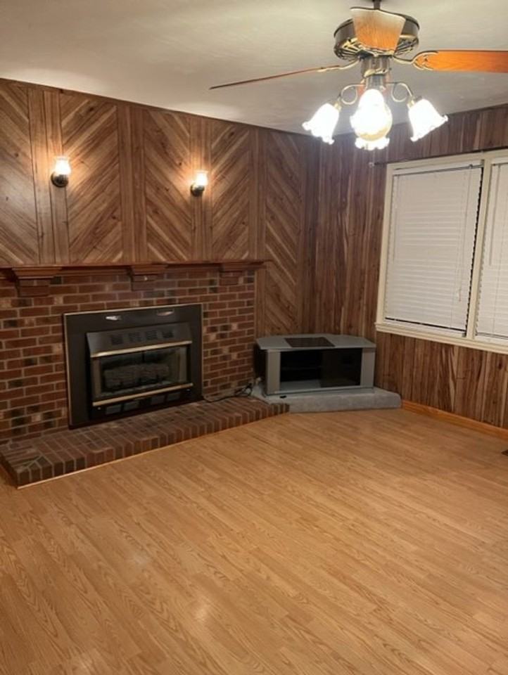 4221 Valley Cir - Photo 4 of 22