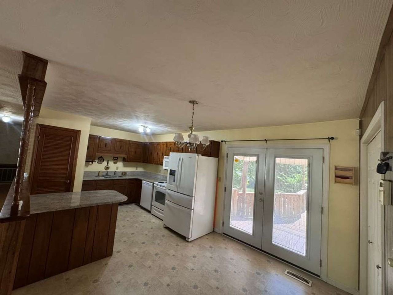 4221 Valley Cir - Photo 6 of 22