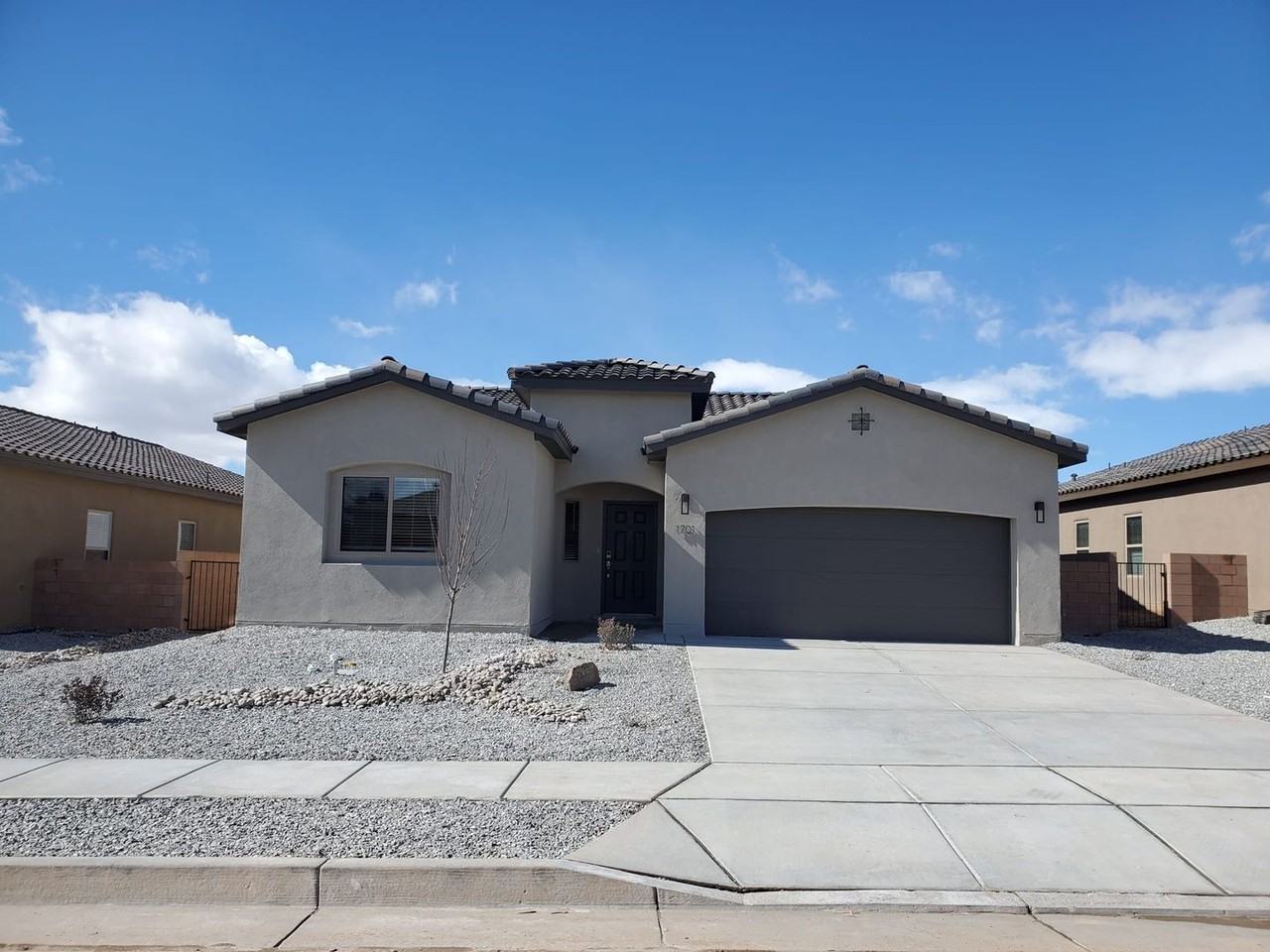 1701 Camino Rustica Sw - Photo 2 of 30