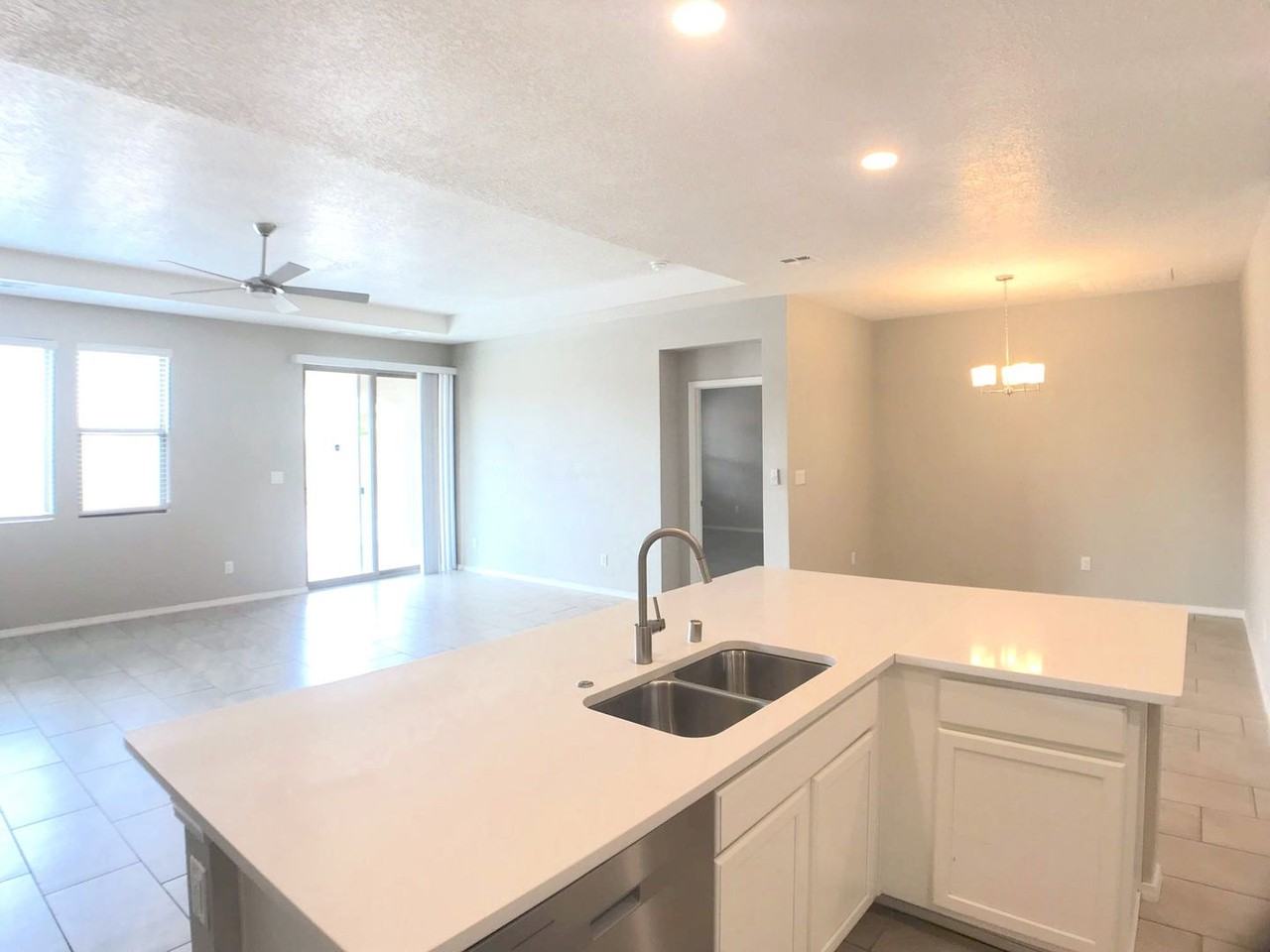 1701 Camino Rustica Sw - Photo 6 of 30