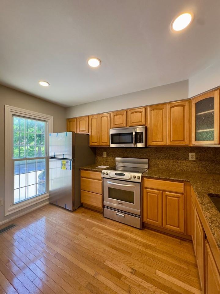 812 S Paca St - Photo 4 of 23