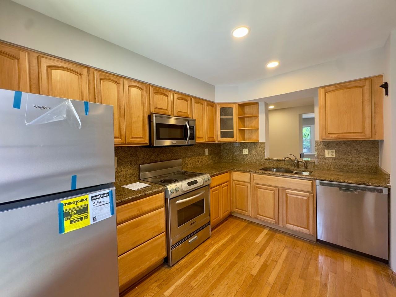 812 S Paca St - Photo 5 of 23