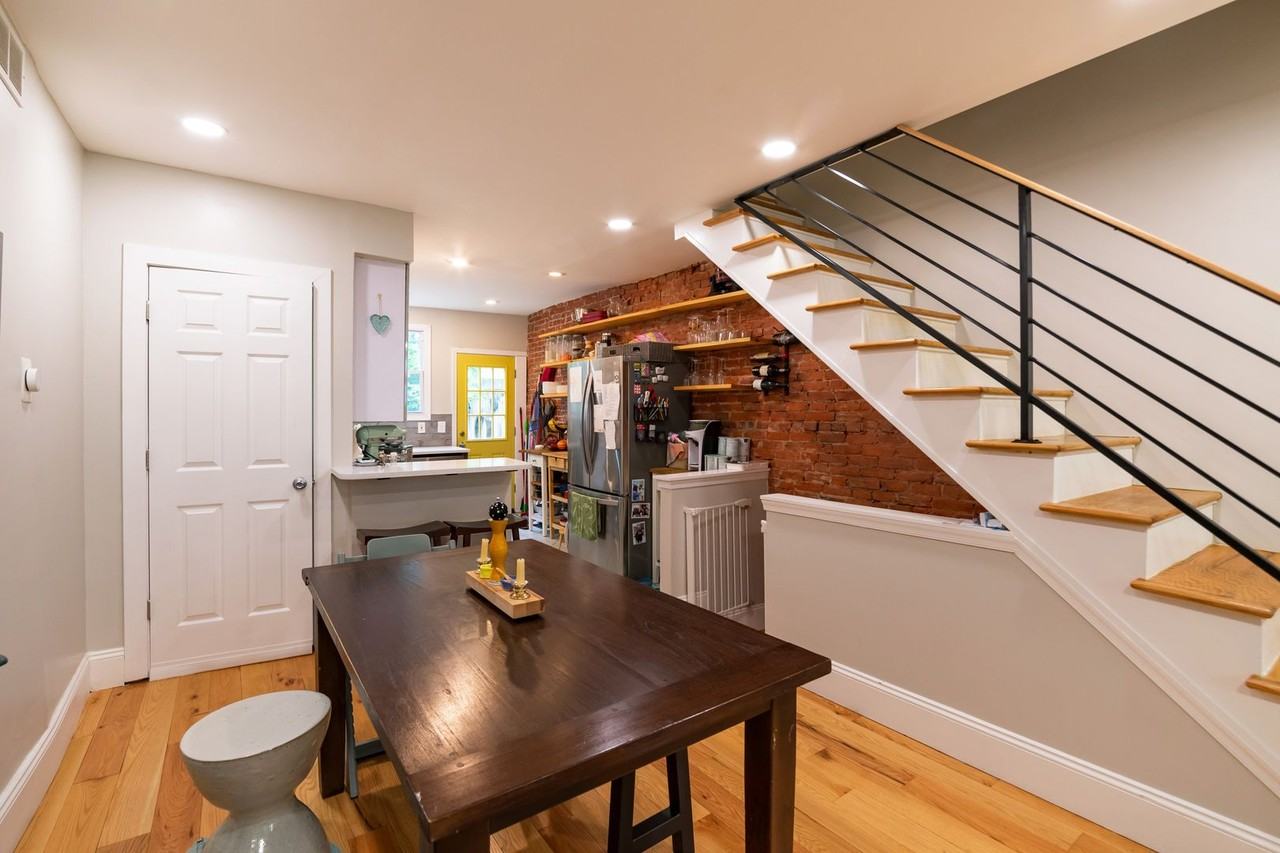 2042 E Fletcher St - Photo 4 of 29