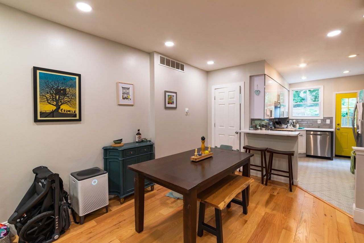 2042 E Fletcher St - Photo 5 of 29