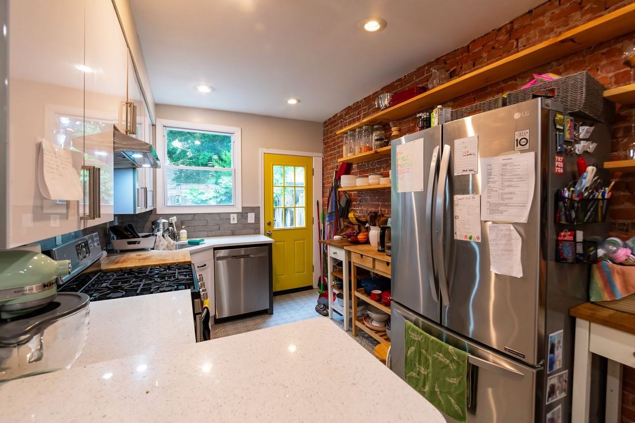 2042 E Fletcher St - Photo 7 of 29