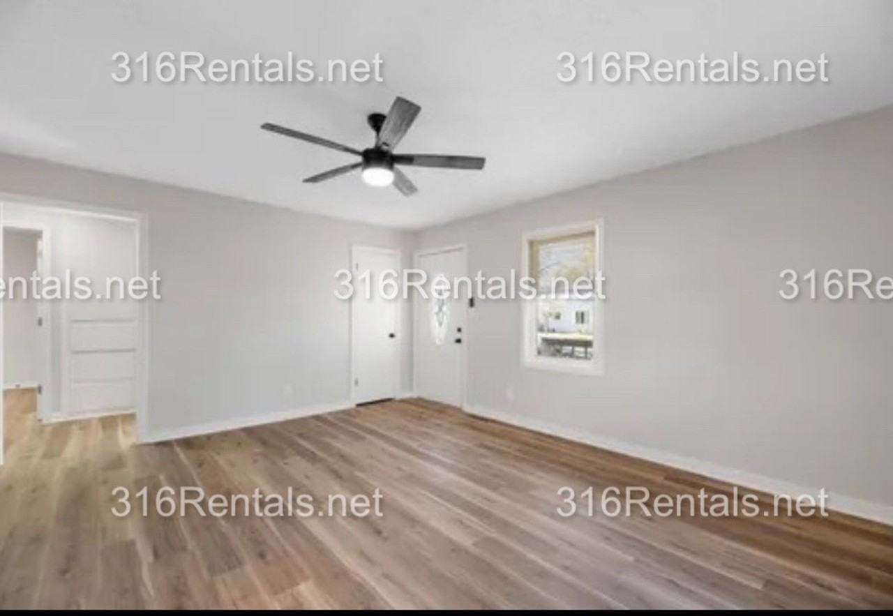 2116 S Mosley Ave - Photo 3 of 14