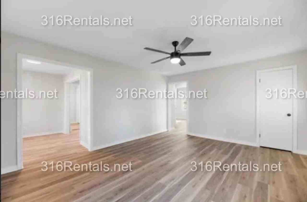 2116 S Mosley Ave - Photo 4 of 14