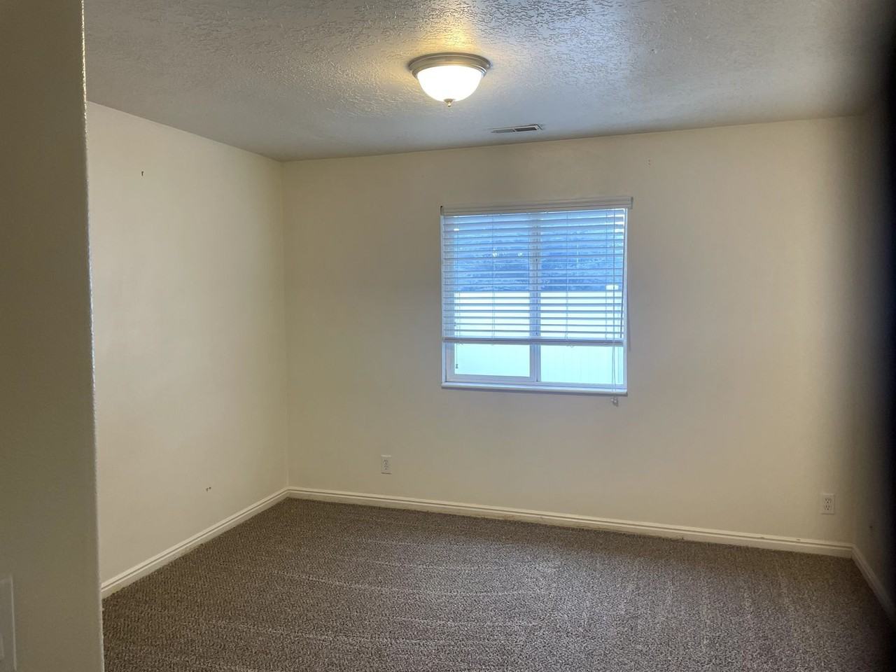 1145 N 2960 W - Photo 3 of 7