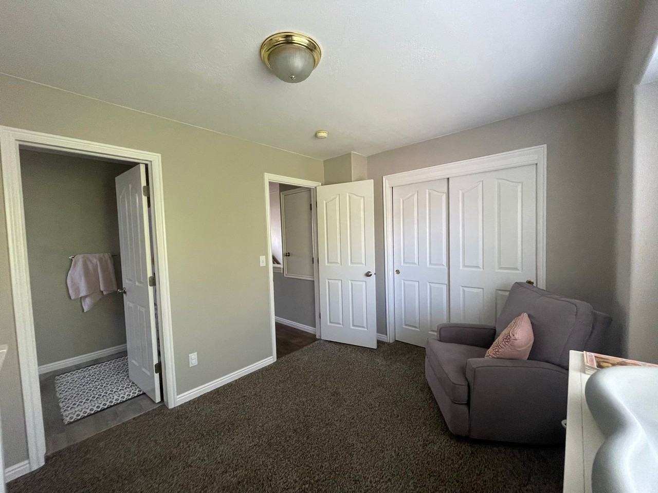 1137 W 1390 S - Photo 4 of 21