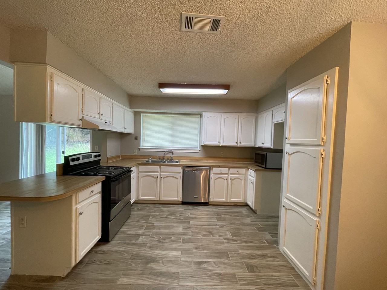 3718 French Wood Dr - Photo 3 of 12