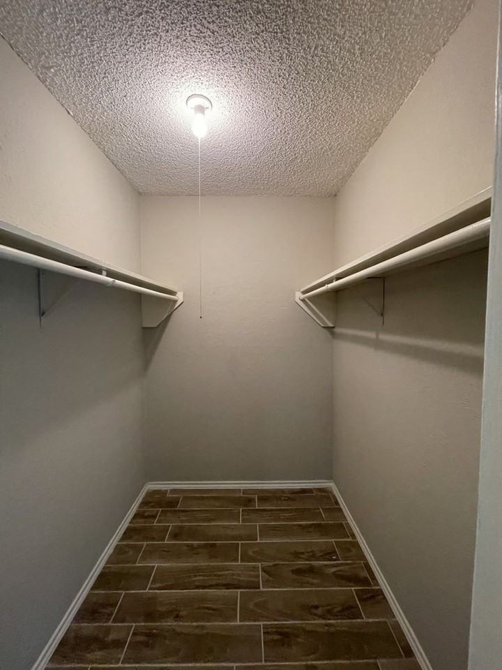 3718 French Wood Dr - Photo 7 of 12