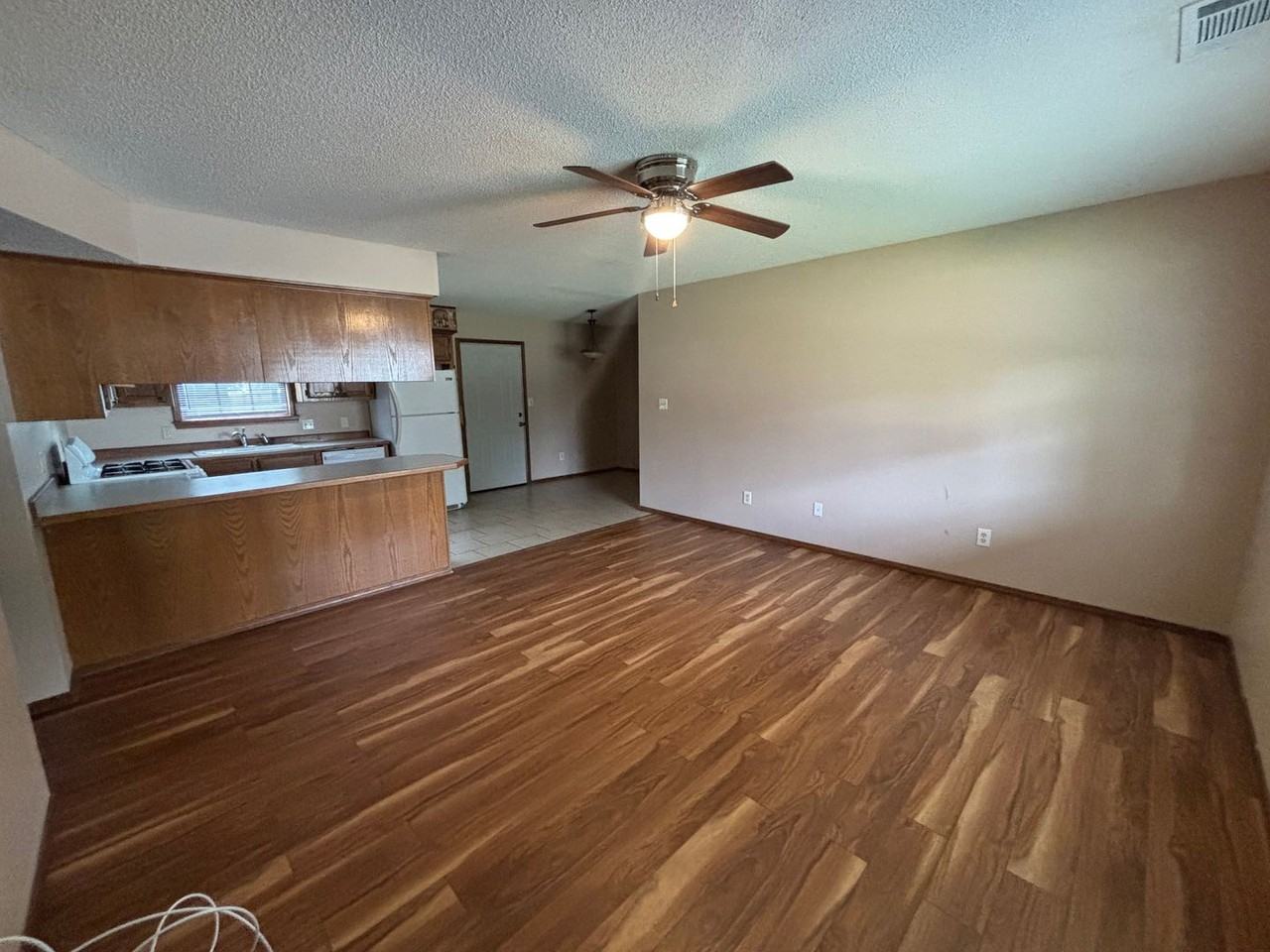 1419 N Pittsburg Ave - Photo 2 of 10