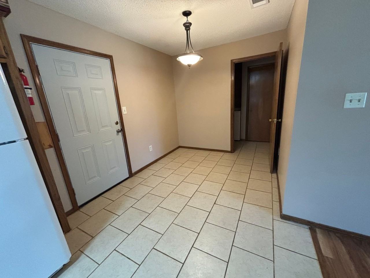 1419 N Pittsburg Ave - Photo 5 of 10