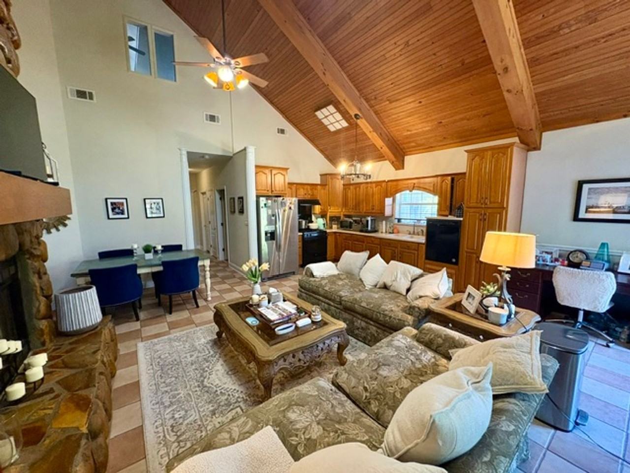 1729 Pine Ave - Photo 4 of 15