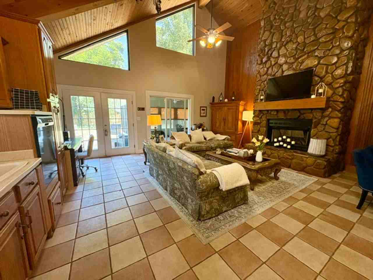 1729 Pine Ave - Photo 7 of 15