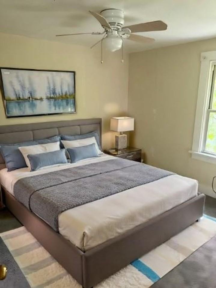 549 Farnsworth Ave - Photo 3 of 10