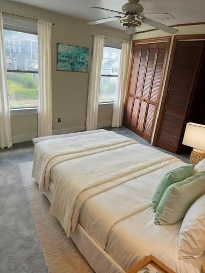 549 Farnsworth Ave - Photo 4 of 10