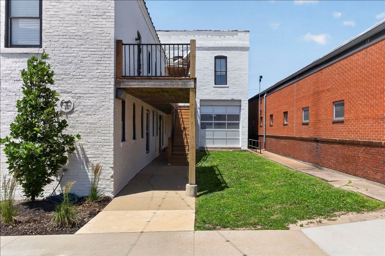 1613 Tower Grove Ave - Photo 4 of 29