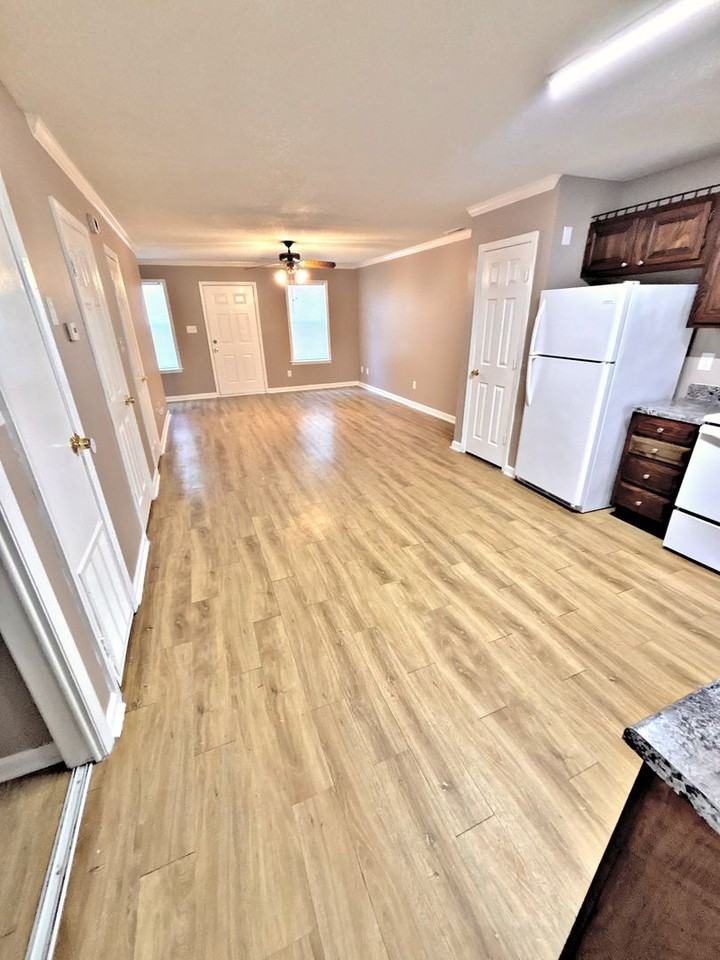 2826 Wimberly Dr Sw - Photo 3 of 13