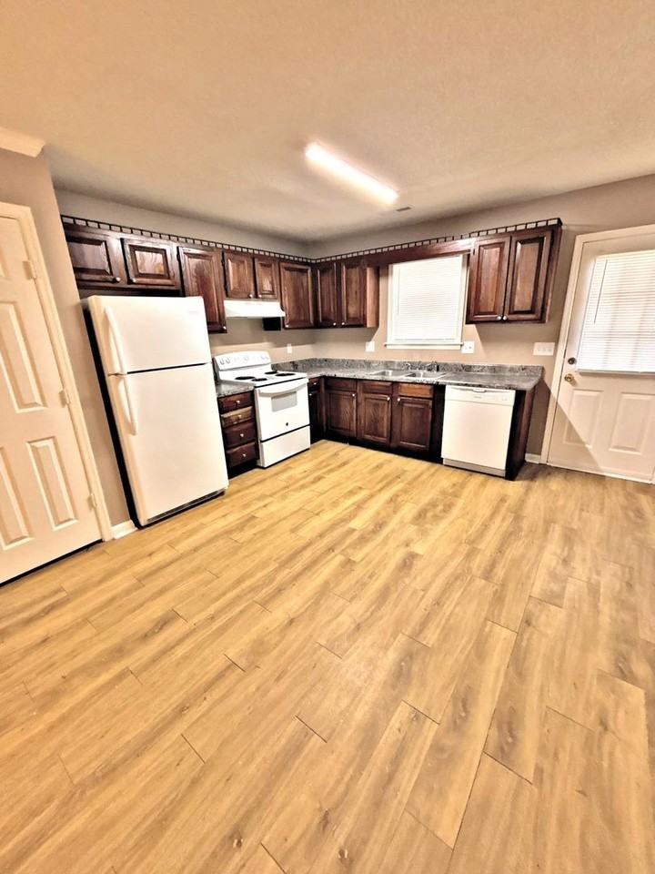 2826 Wimberly Dr Sw - Photo 4 of 13