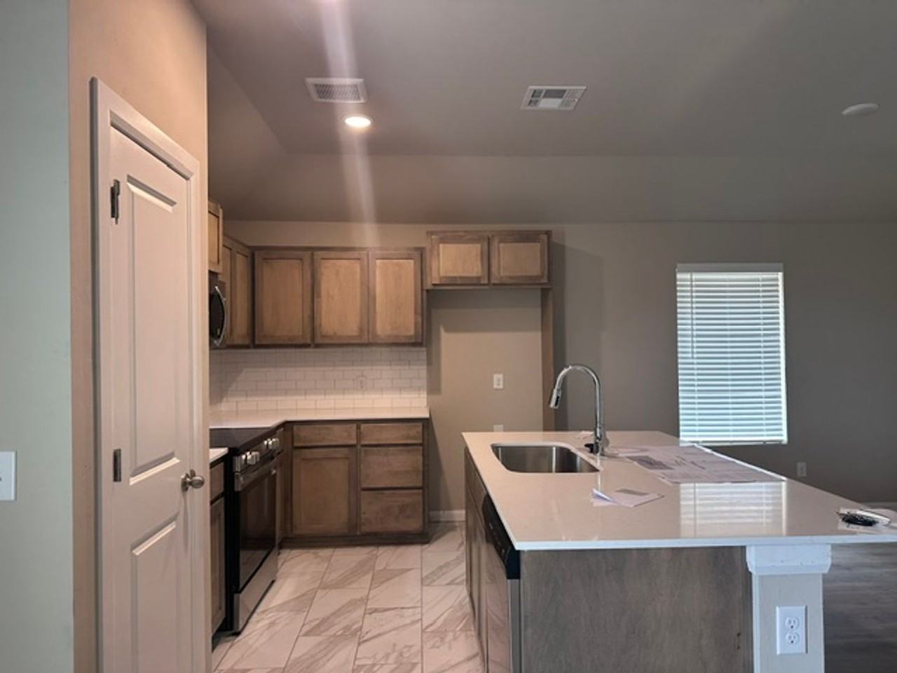 8109 8109 Solare Pl. - Photo 5 of 19