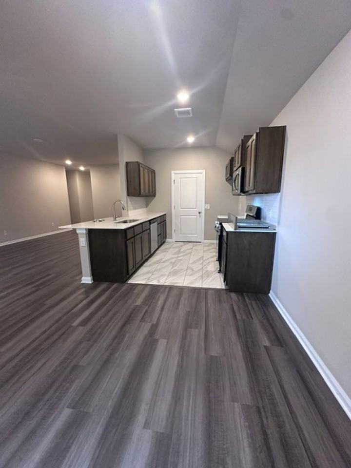 8105 8105 Solare Pl. - Photo 4 of 21