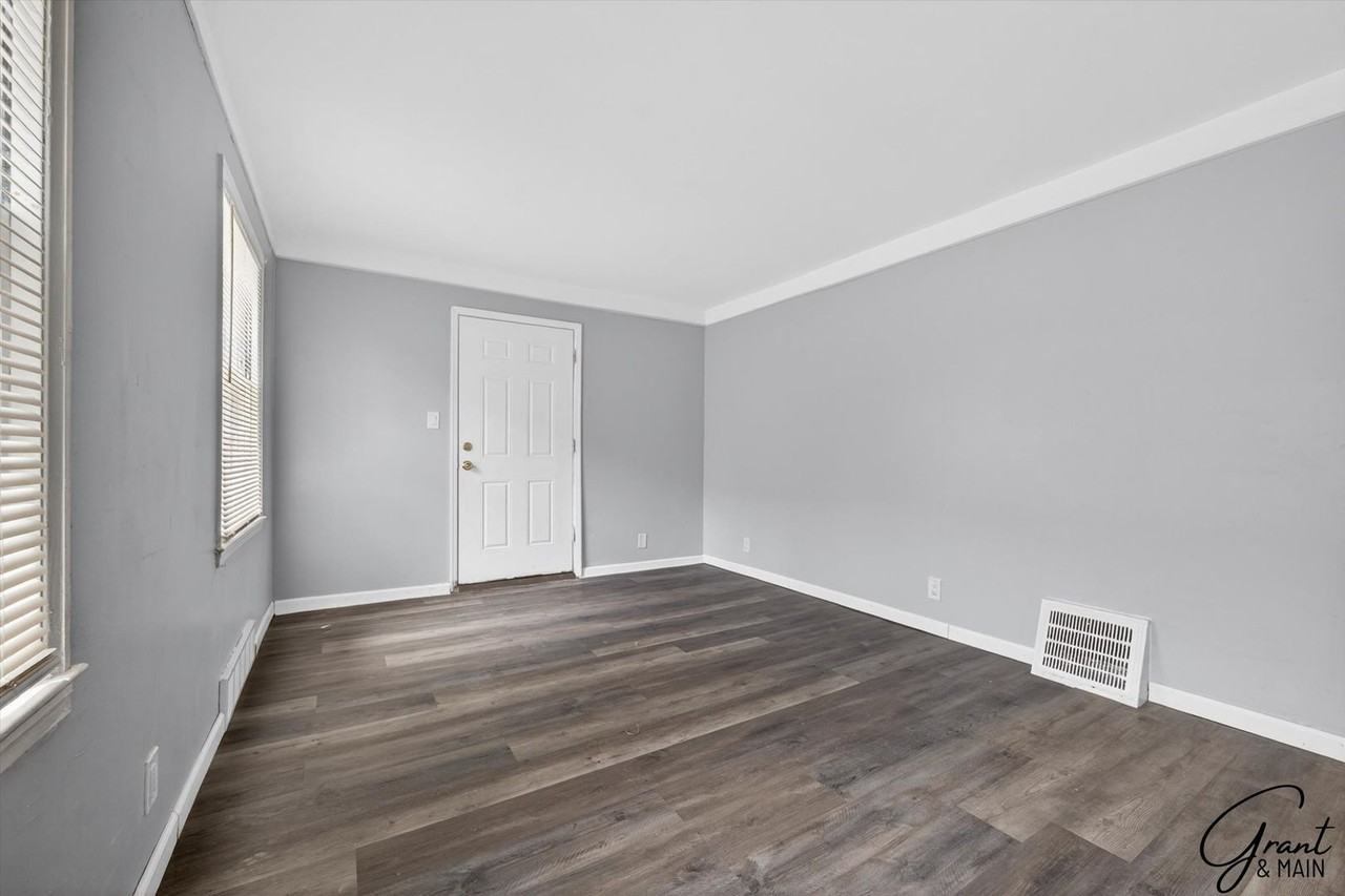 16212 Maddelein St - Photo 4 of 14