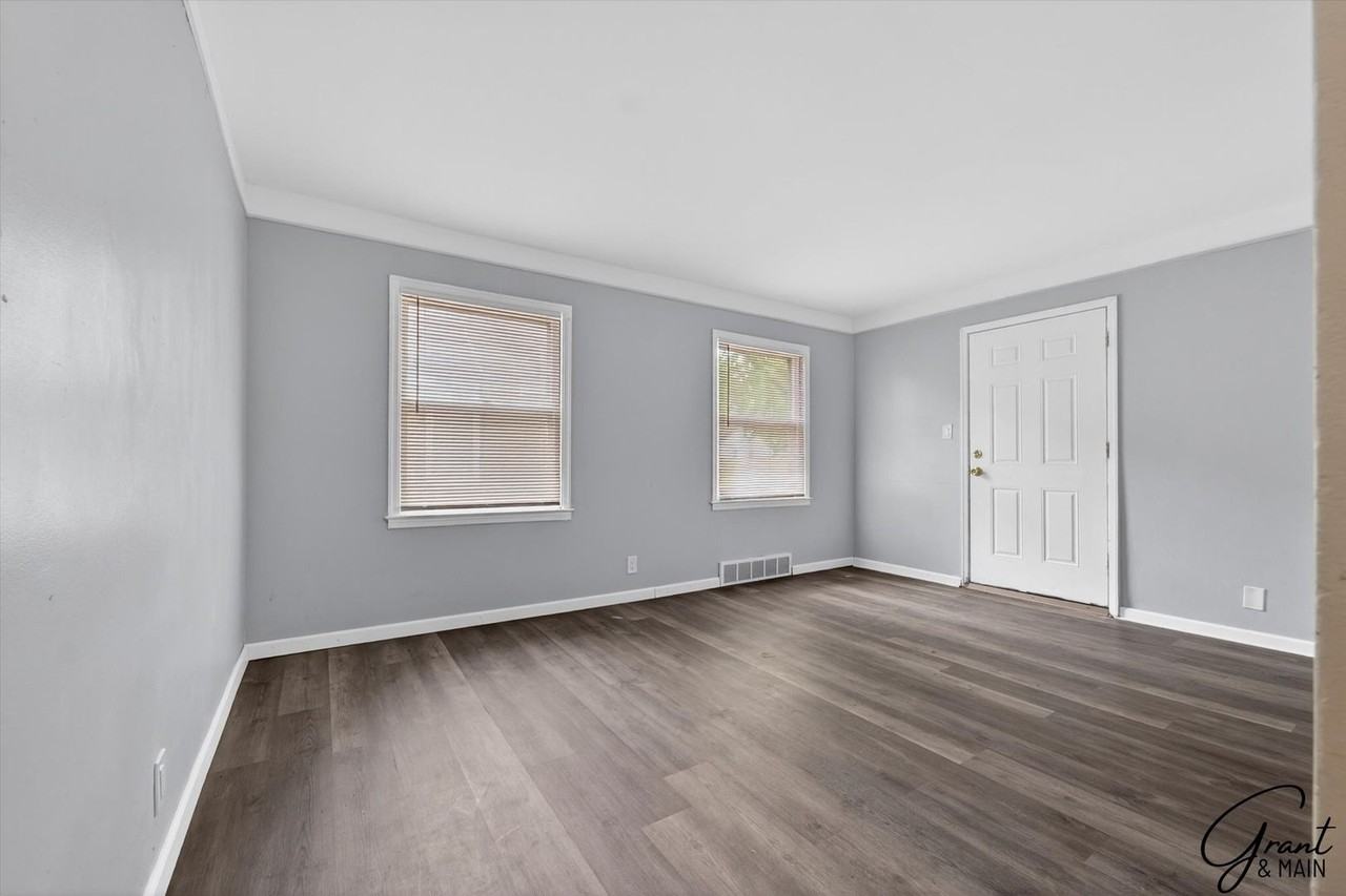 16212 Maddelein St - Photo 5 of 14