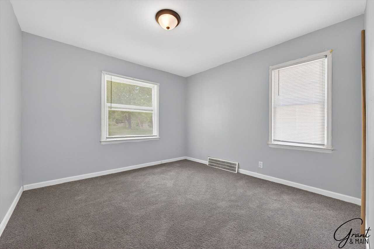 16212 Maddelein St - Photo 6 of 14