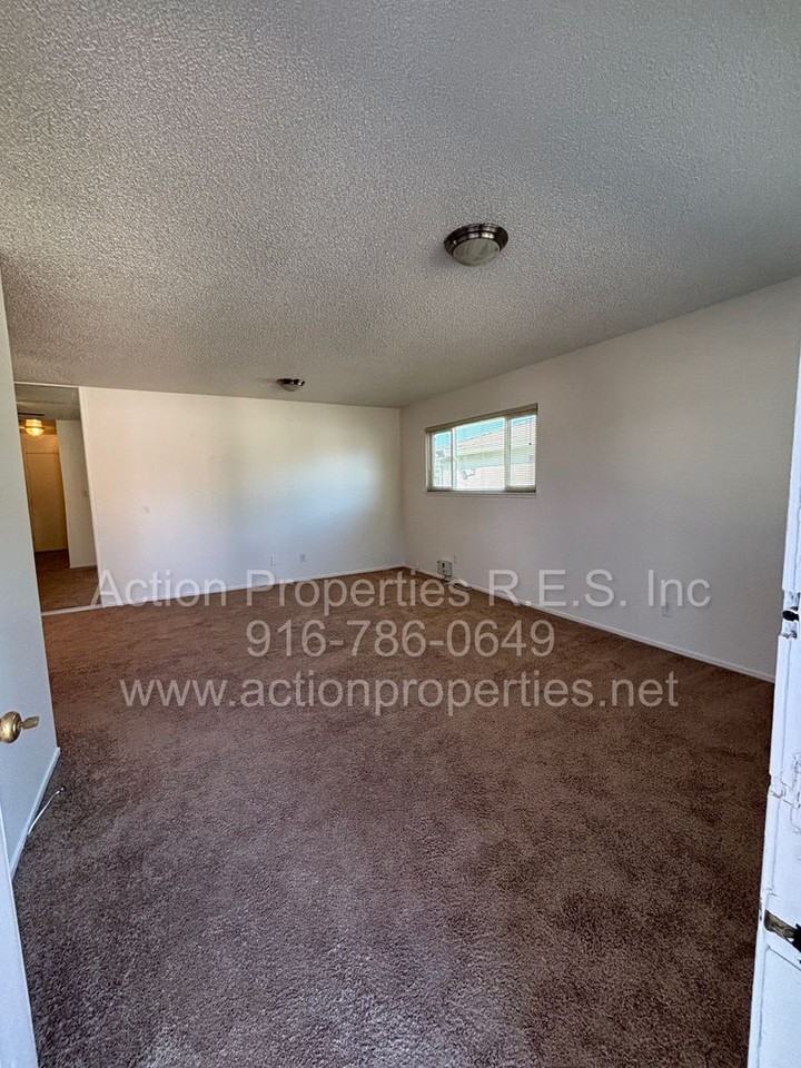 303 Harding Blvd #4 - Photo 6 of 30
