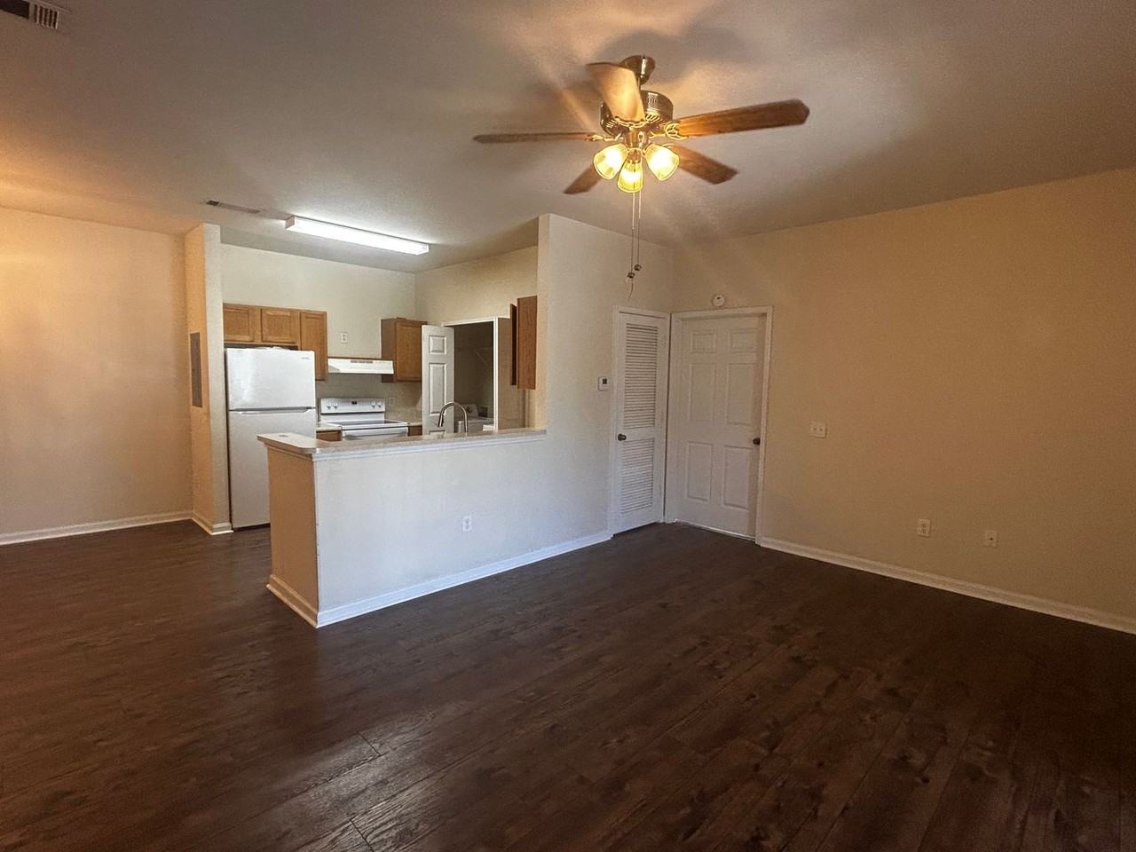 E Longleaf Dr - Photo 3 of 11