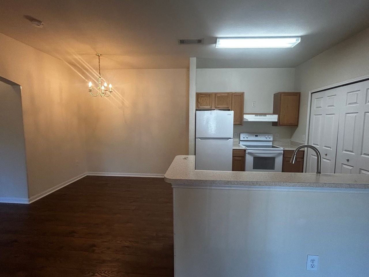 E Longleaf Dr - Photo 6 of 11