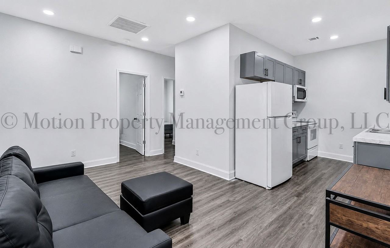 702 Carmen Ave - Photo 2 of 9