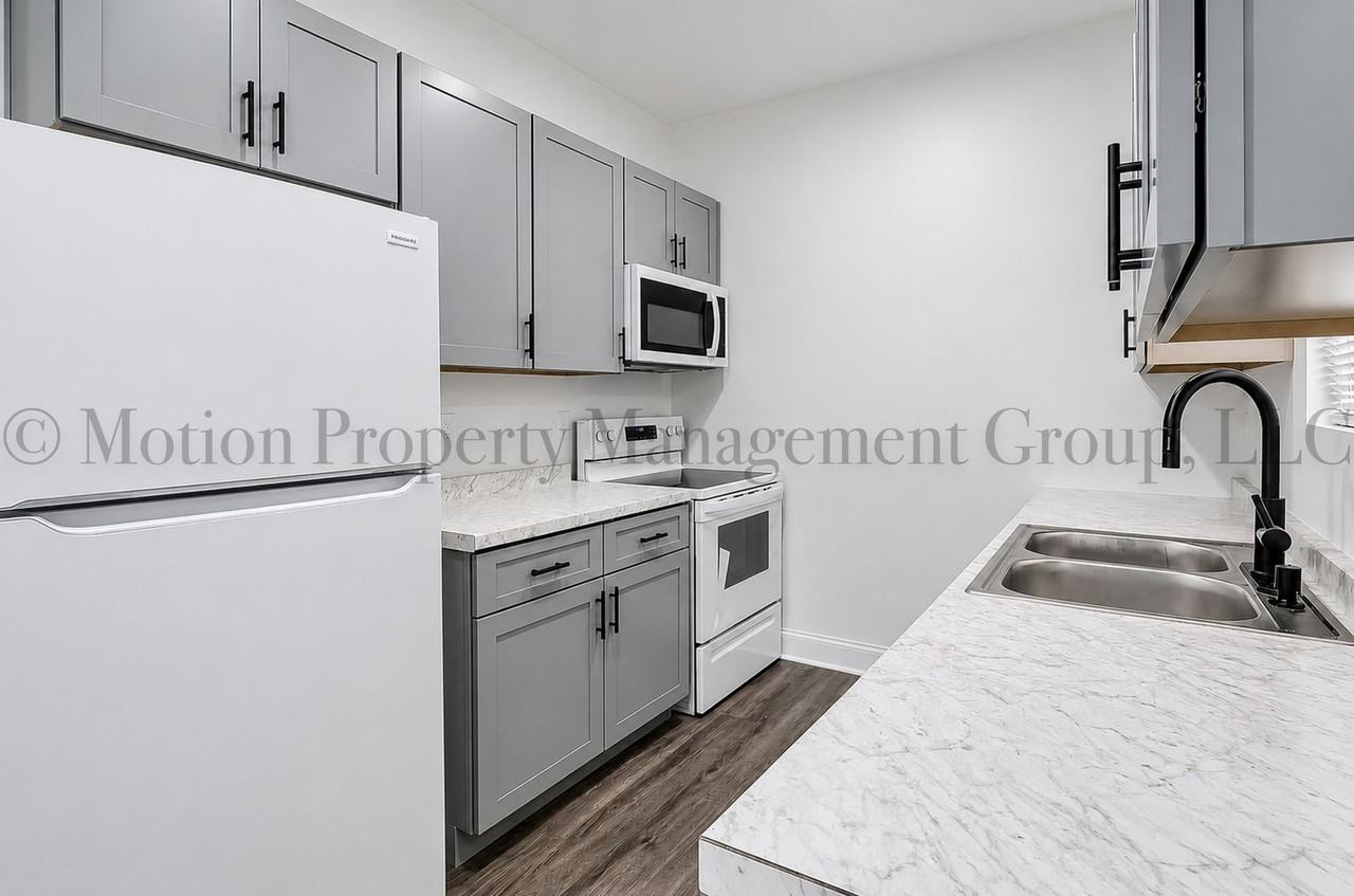 702 Carmen Ave - Photo 4 of 9