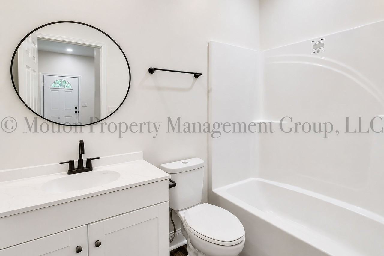 702 Carmen Ave - Photo 7 of 9