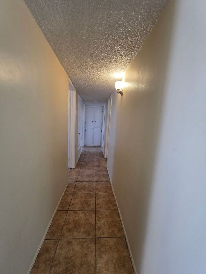 2805 Cambria Ave - Photo 5 of 18