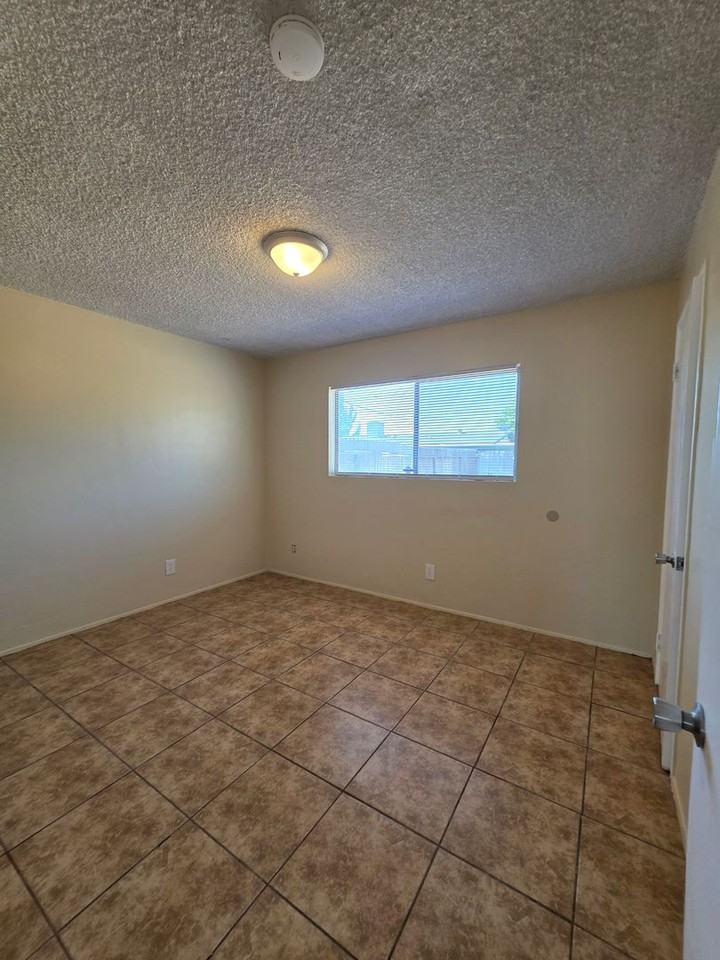 2805 Cambria Ave - Photo 6 of 18